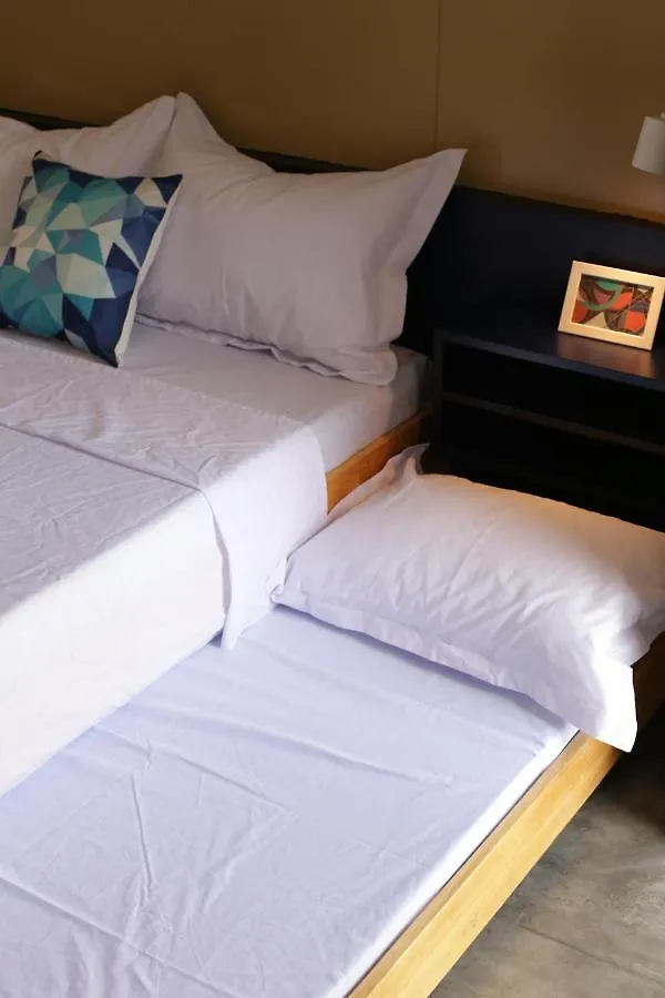 Hive Manila Guesthouse And Apartments 400 Mbps - Gallery Studio Bacoor